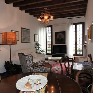  Apartment La Poetessa