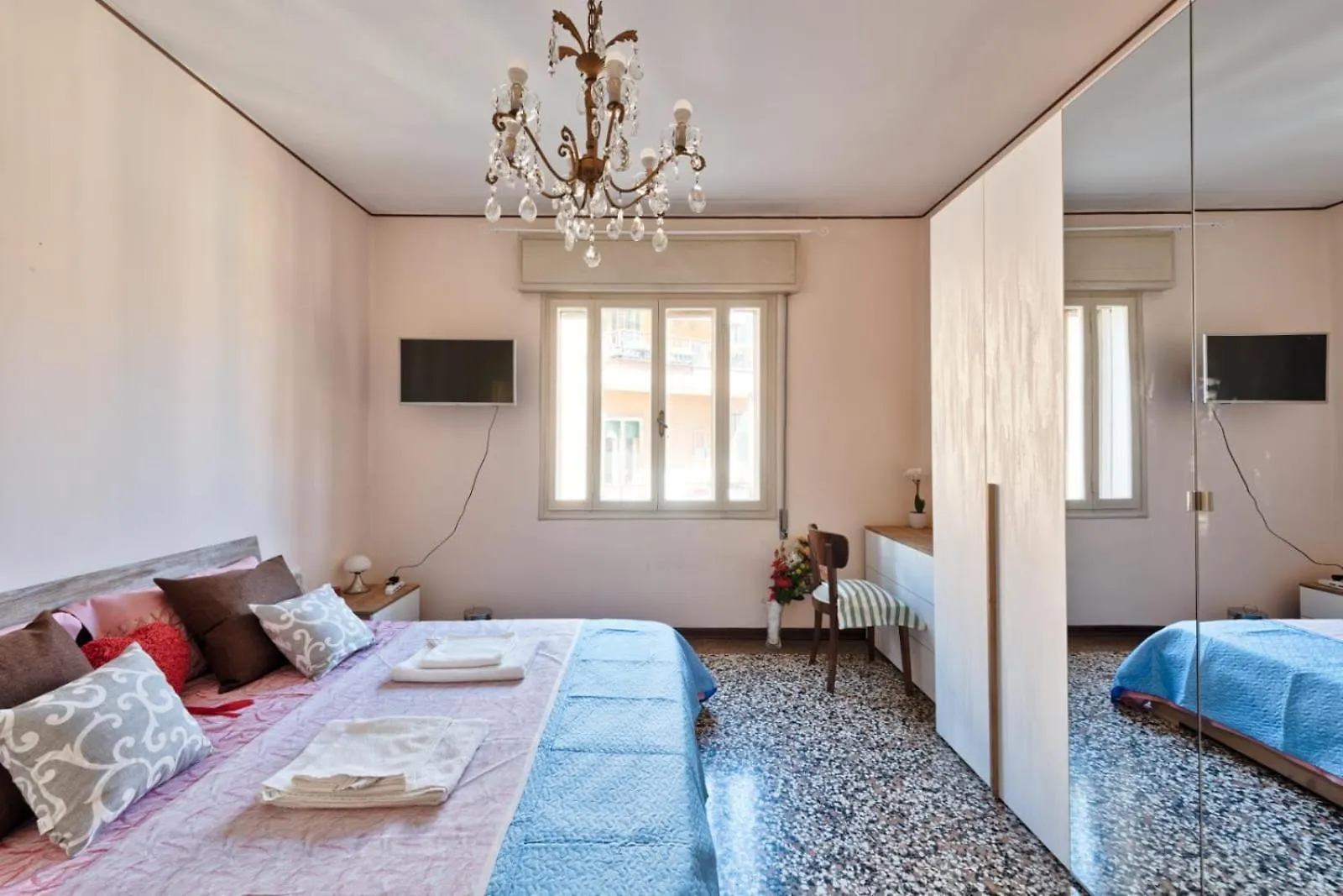 2 Bedroom Apartment Mestre Train Station Venice