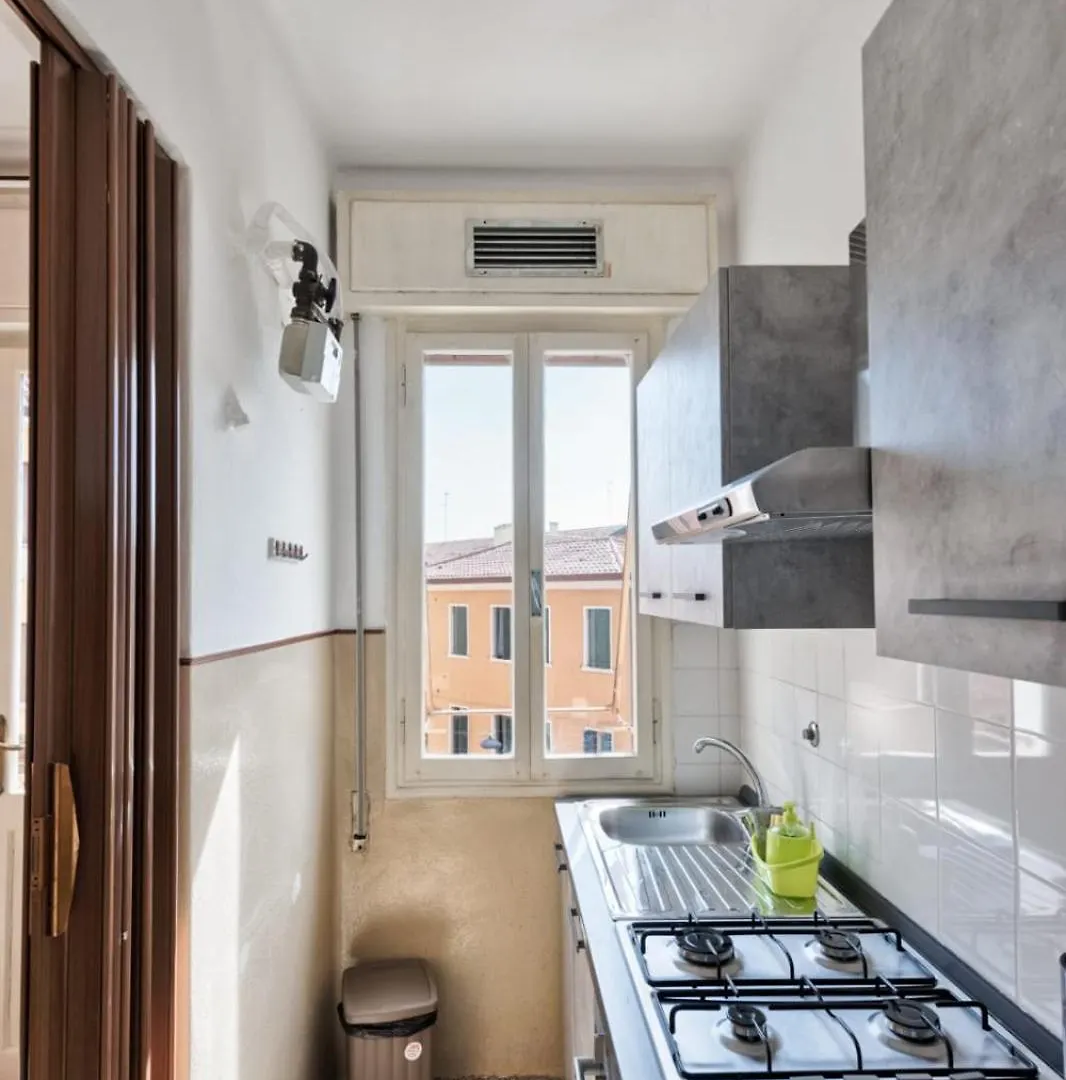 2 Bedroom Apartment Mestre Train Station Venice 0*,  Italy
